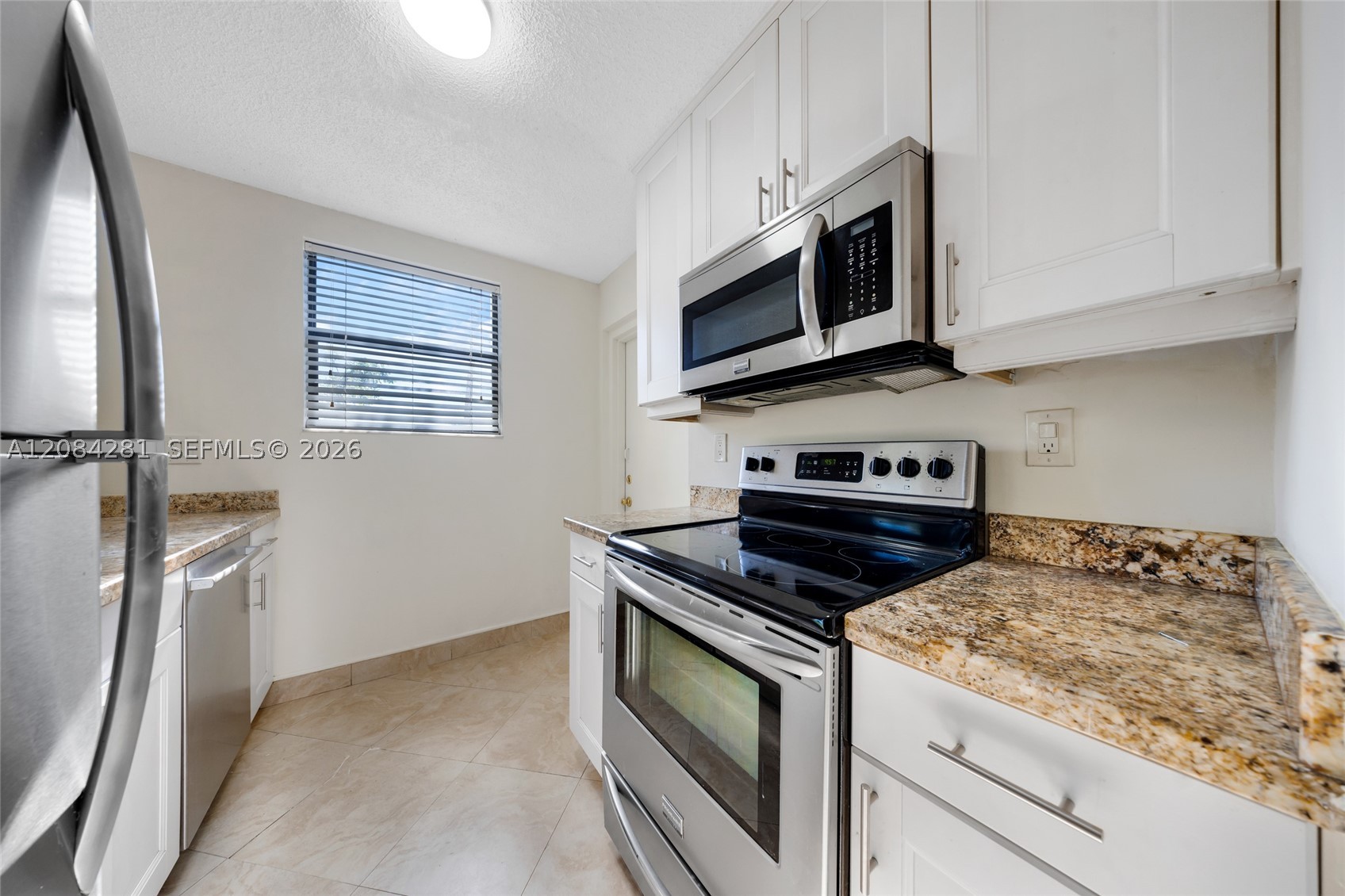 230 Canal St #202, Miami Springs FL 33166