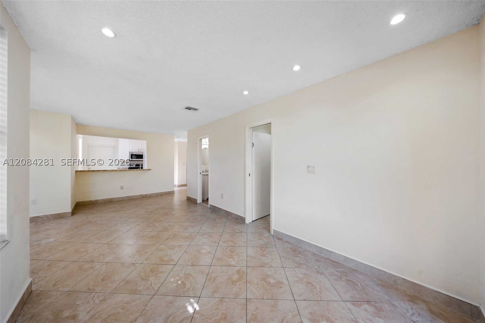 230 Canal St #202, Miami Springs FL 33166