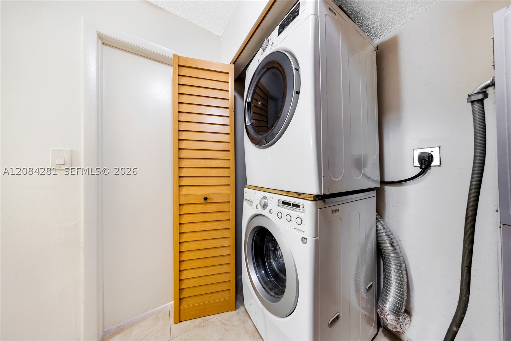 230 Canal St #202, Miami Springs FL 33166
