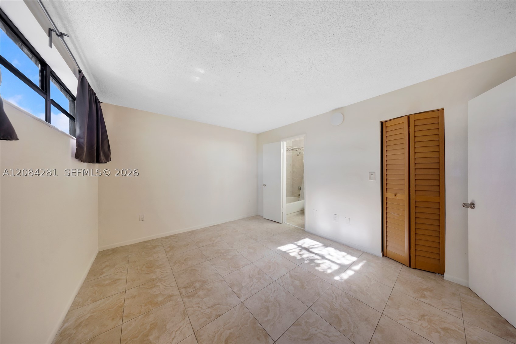 230 Canal St #202, Miami Springs FL 33166