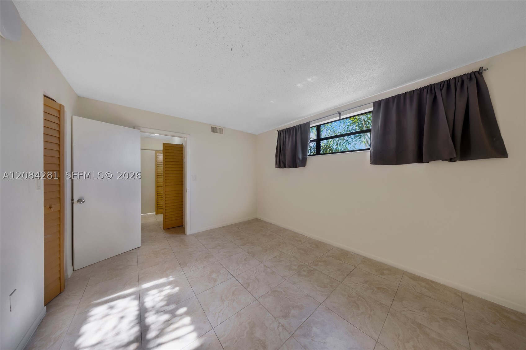 230 Canal St #202, Miami Springs FL 33166