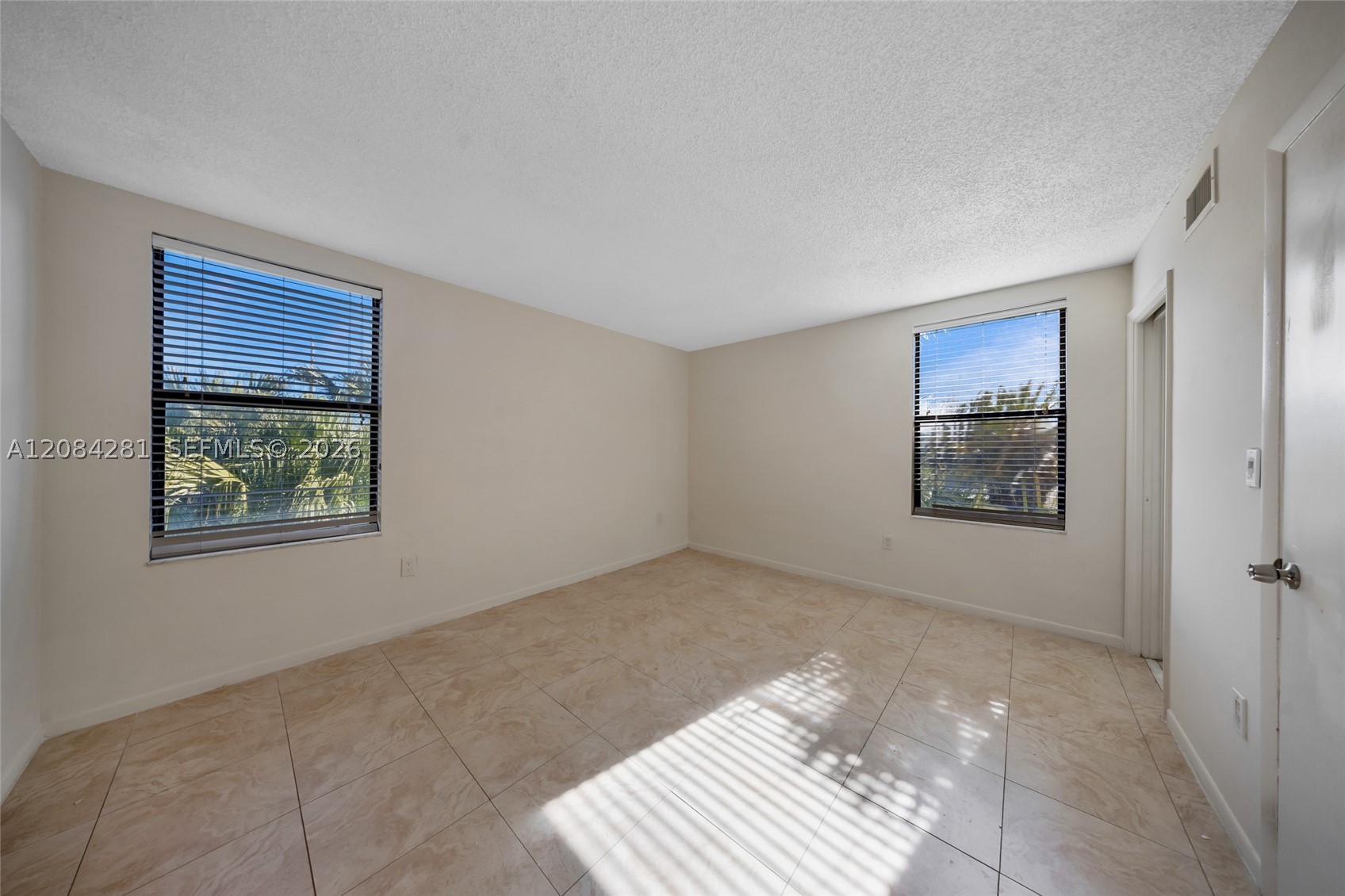 230 Canal St #202, Miami Springs FL 33166
