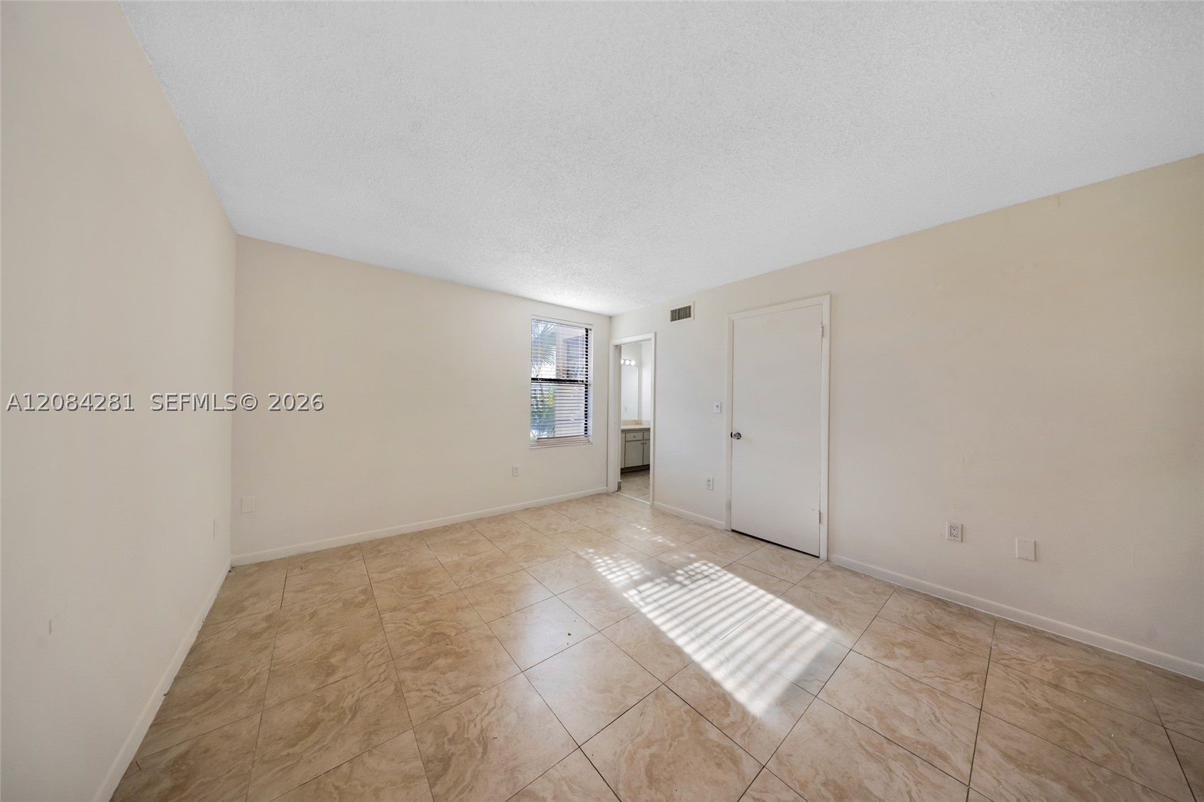 230 Canal St #202, Miami Springs FL 33166