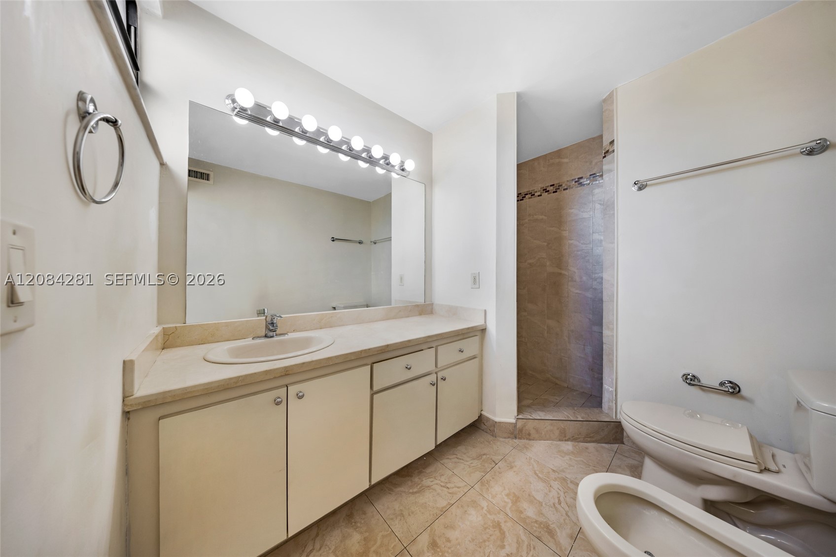 230 Canal St #202, Miami Springs FL 33166