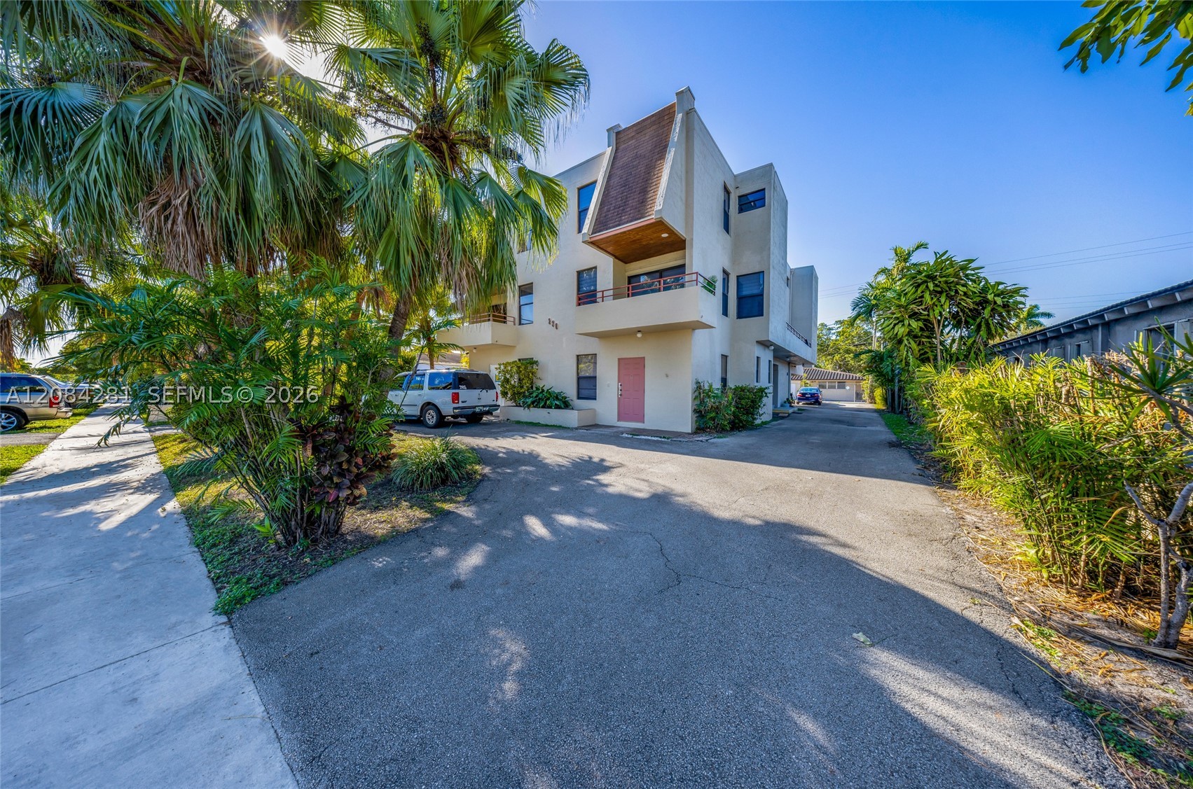 230 Canal St #202, Miami Springs FL 33166