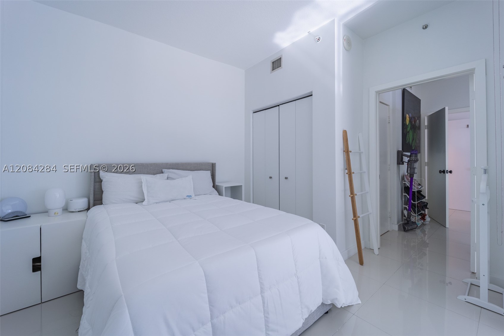 60 SW 13th St #4006, Miami FL 33130