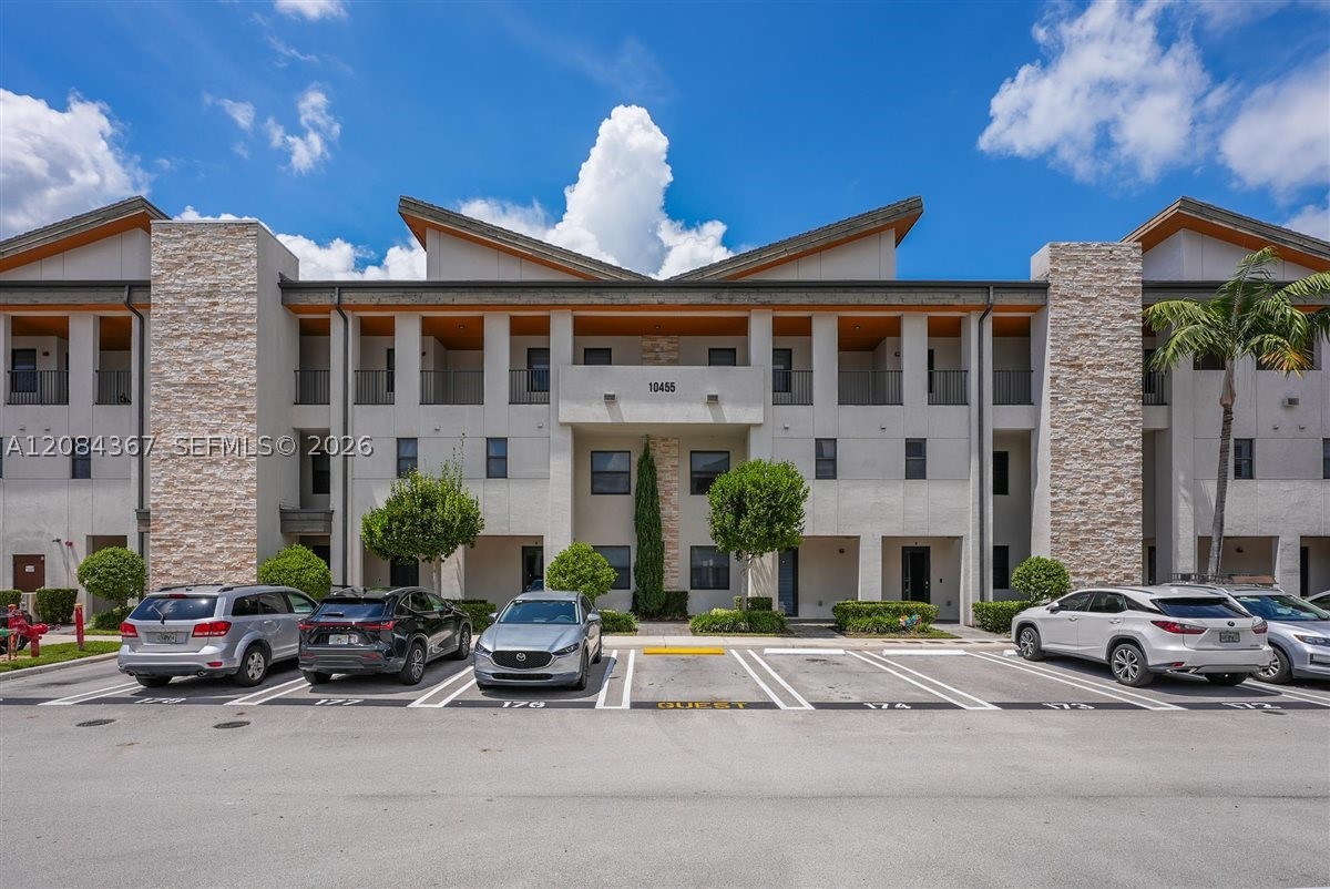 10455 NW 82nd St #10, Doral FL 33178