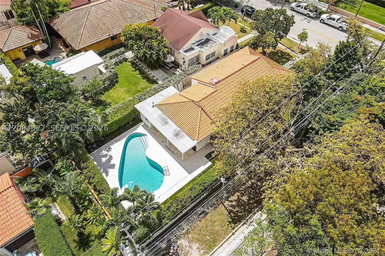 375 SW 20th Rd #1, Miami FL 33129