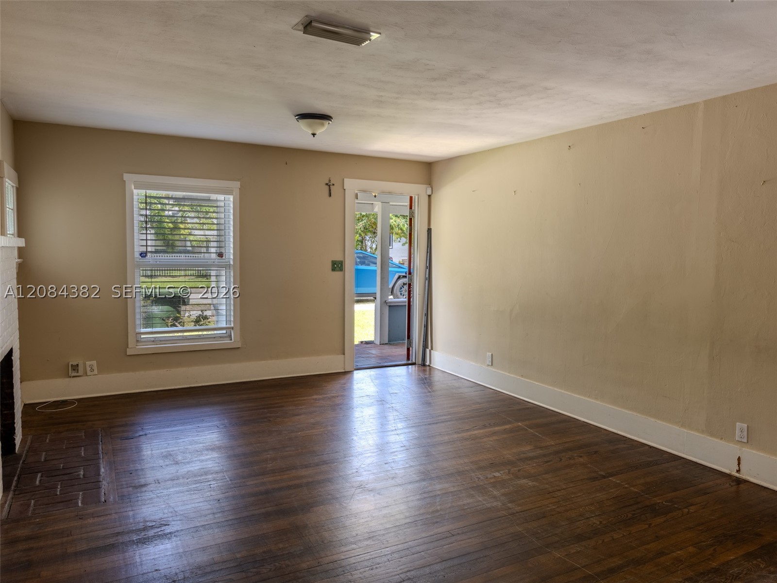 520 NE 129th St, North Miami FL 33161