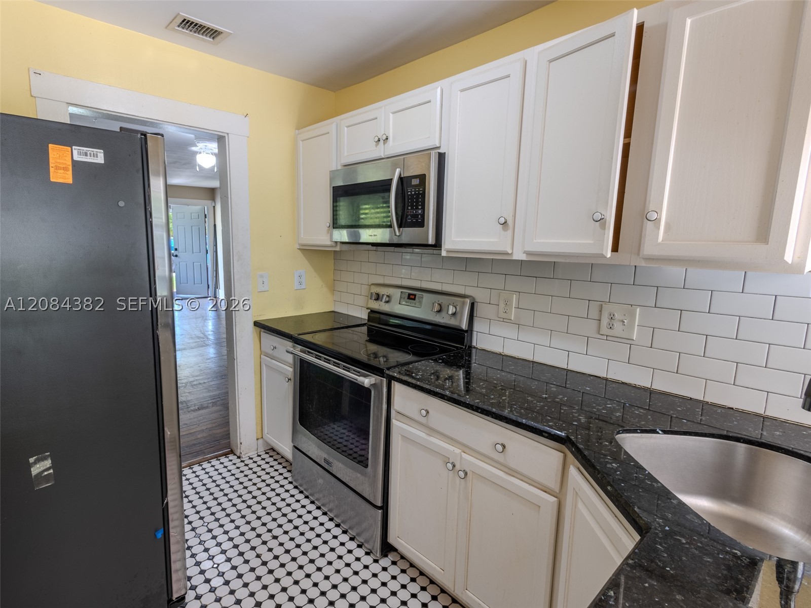 520 NE 129th St, North Miami FL 33161