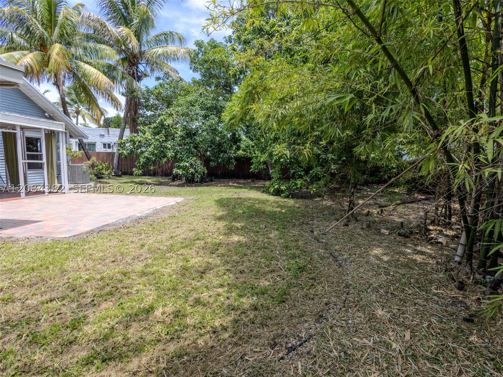 520 NE 129th St, North Miami FL 33161