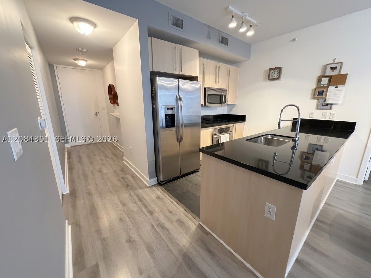 79 SW 12th St #2410-S, Miami FL 33130