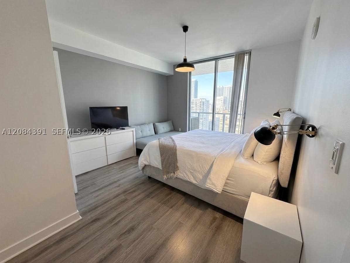 79 SW 12th St #2410-S, Miami FL 33130