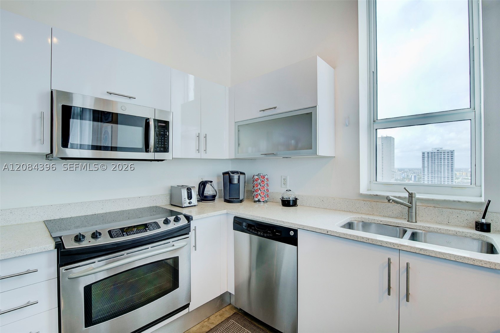 234 NE 3rd St #UPH01, Miami FL 33132
