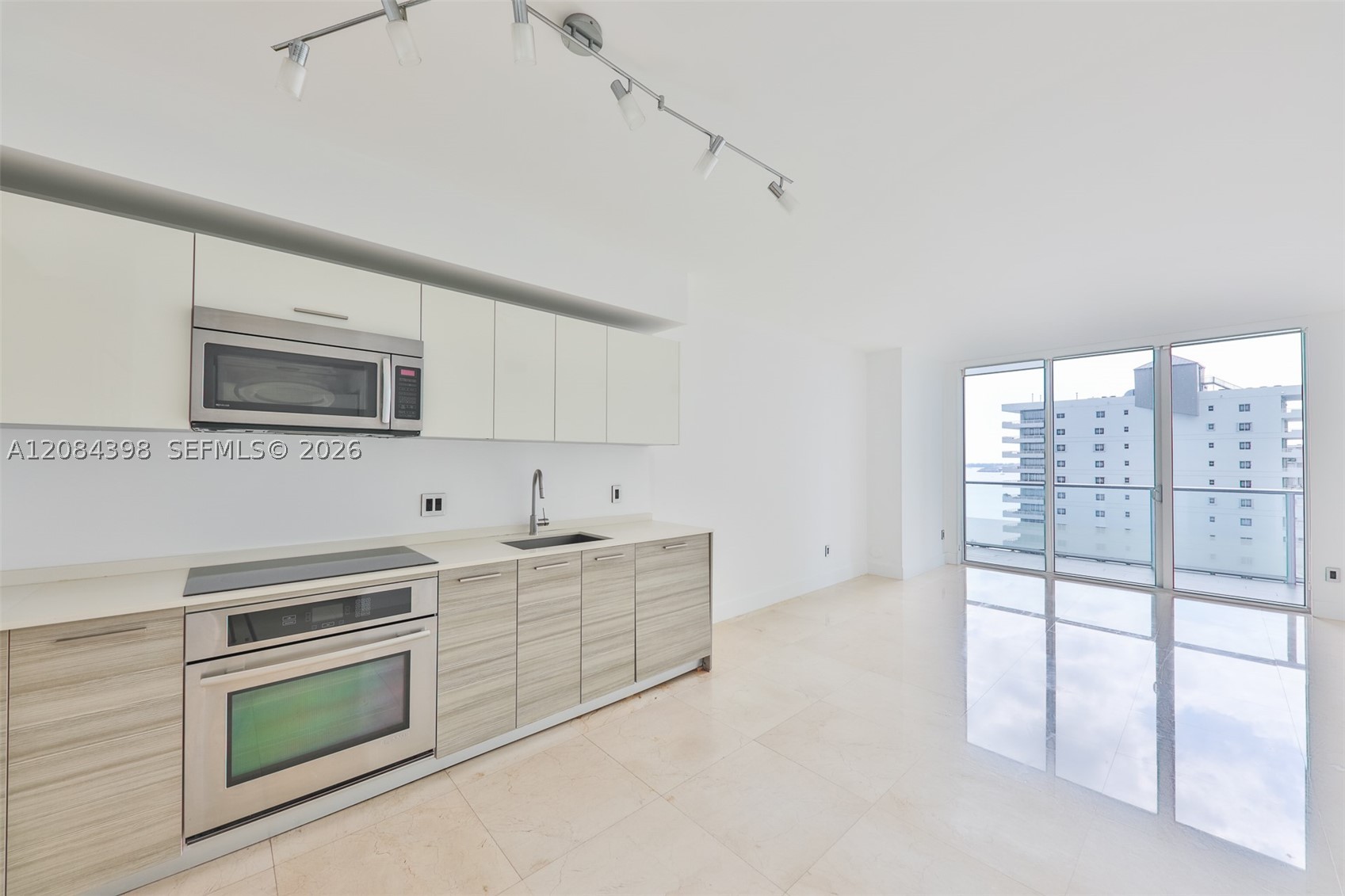 1300 Brickell Bay Dr #1206, Miami FL 33131