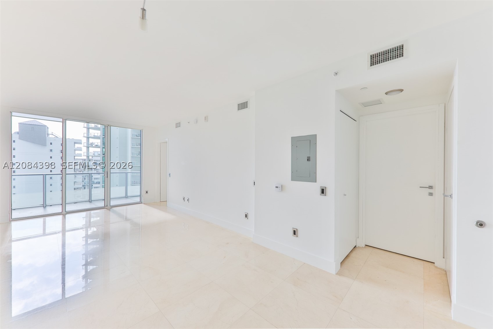 1300 Brickell Bay Dr #1206, Miami FL 33131