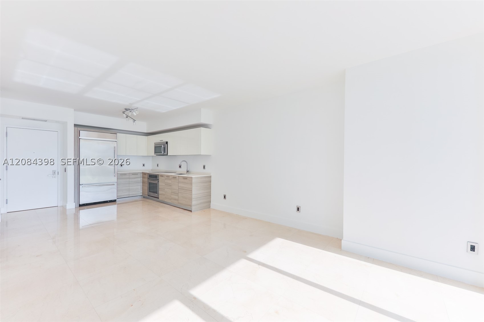 1300 Brickell Bay Dr #1206, Miami FL 33131