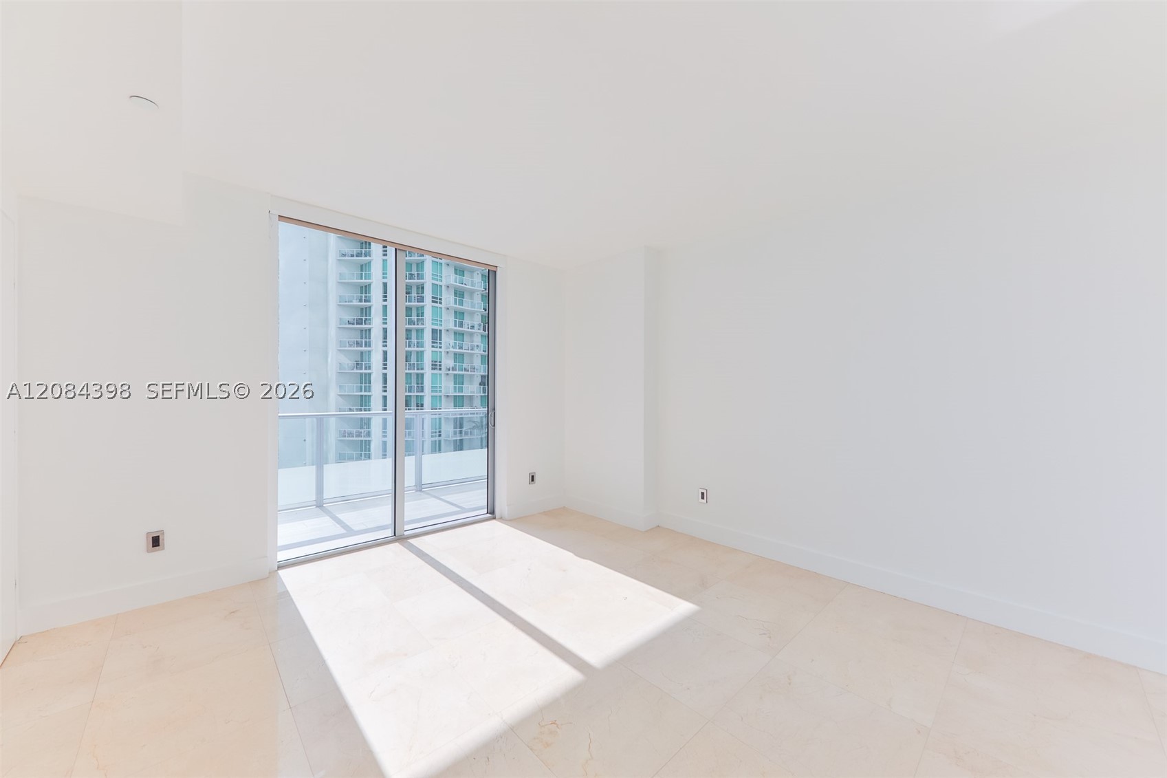 1300 Brickell Bay Dr #1206, Miami FL 33131