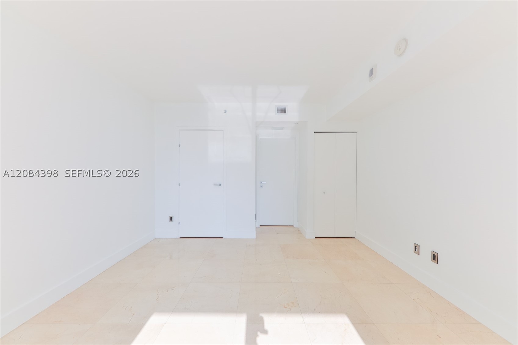 1300 Brickell Bay Dr #1206, Miami FL 33131