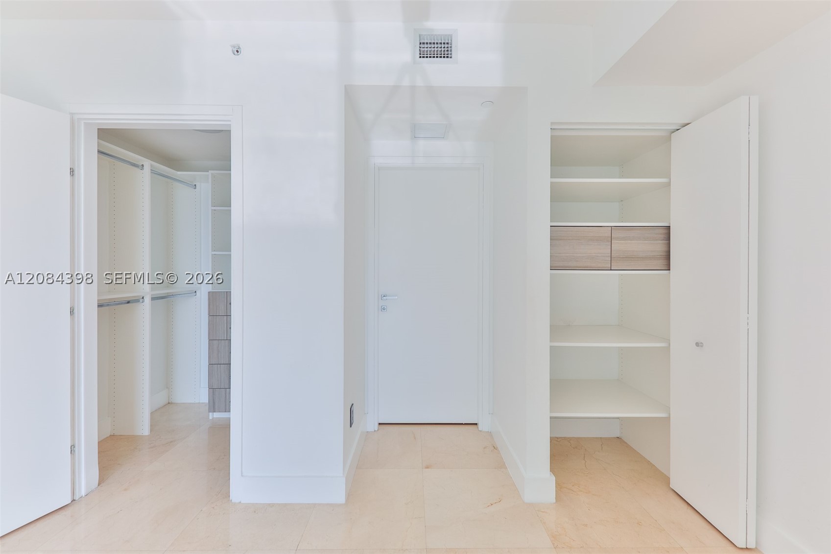 1300 Brickell Bay Dr #1206, Miami FL 33131