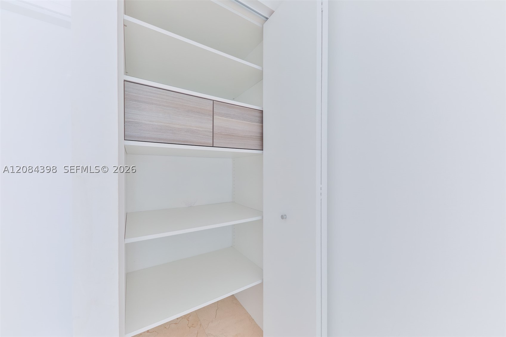 1300 Brickell Bay Dr #1206, Miami FL 33131