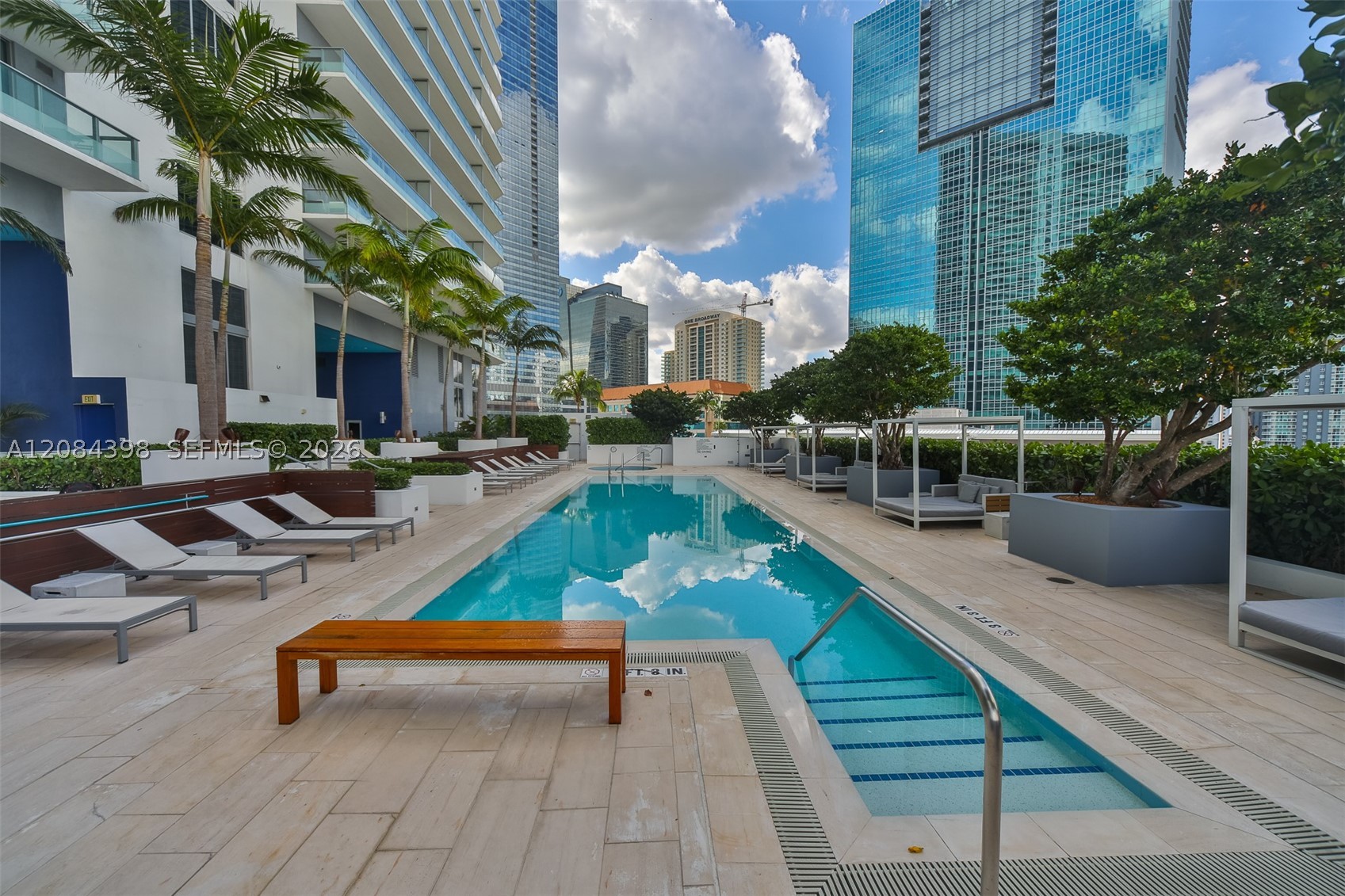 1300 Brickell Bay Dr #1206, Miami FL 33131