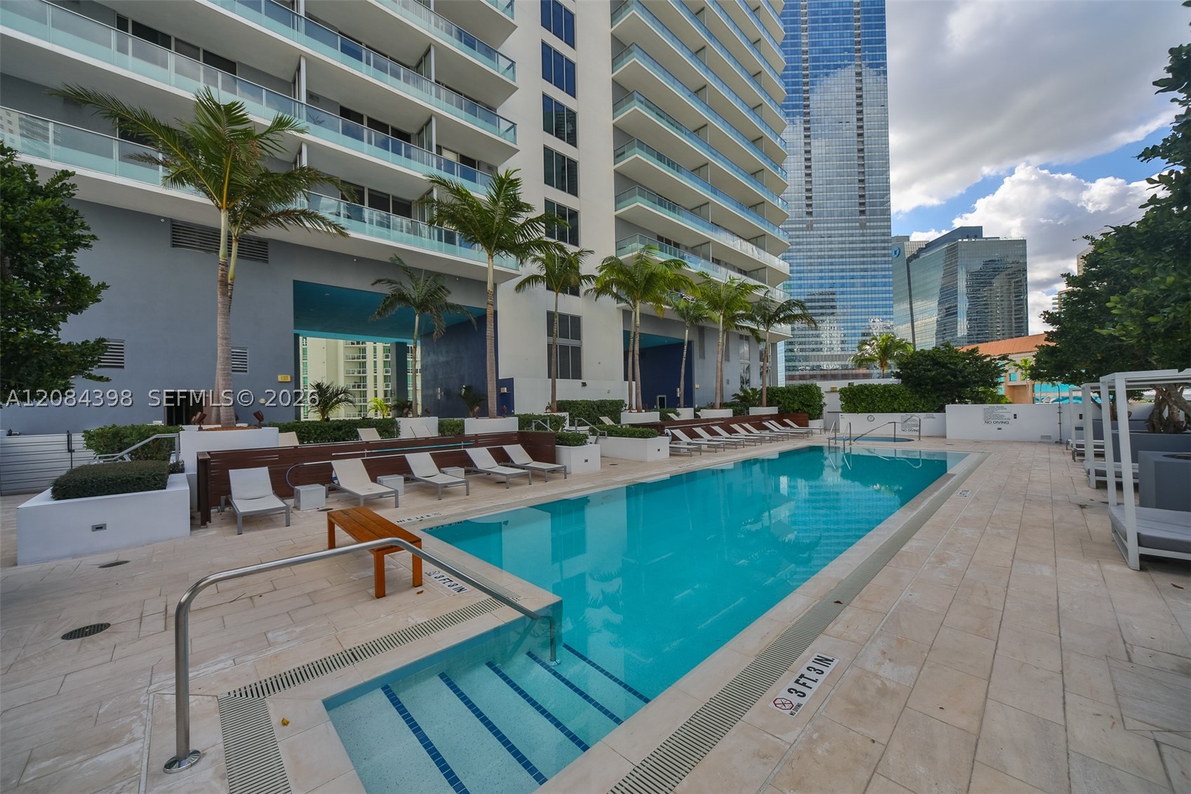1300 Brickell Bay Dr #1206, Miami FL 33131