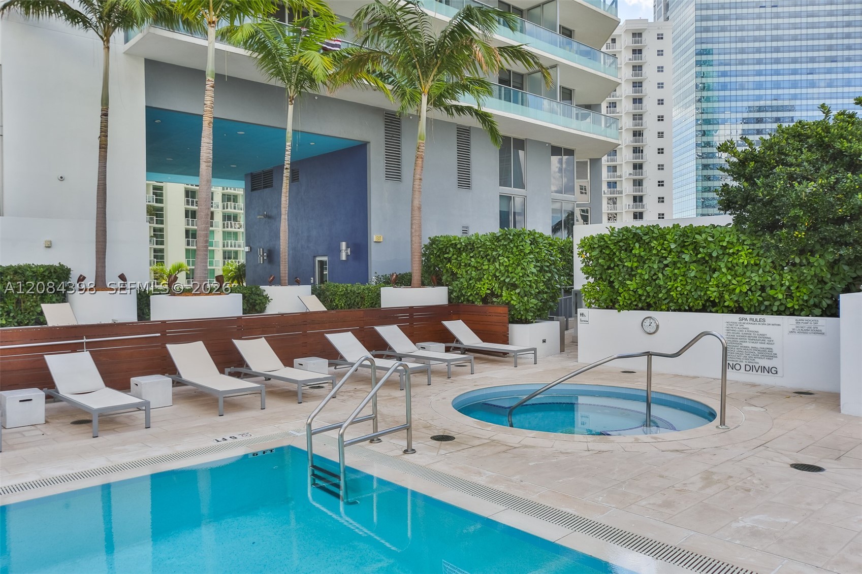 1300 Brickell Bay Dr #1206, Miami FL 33131