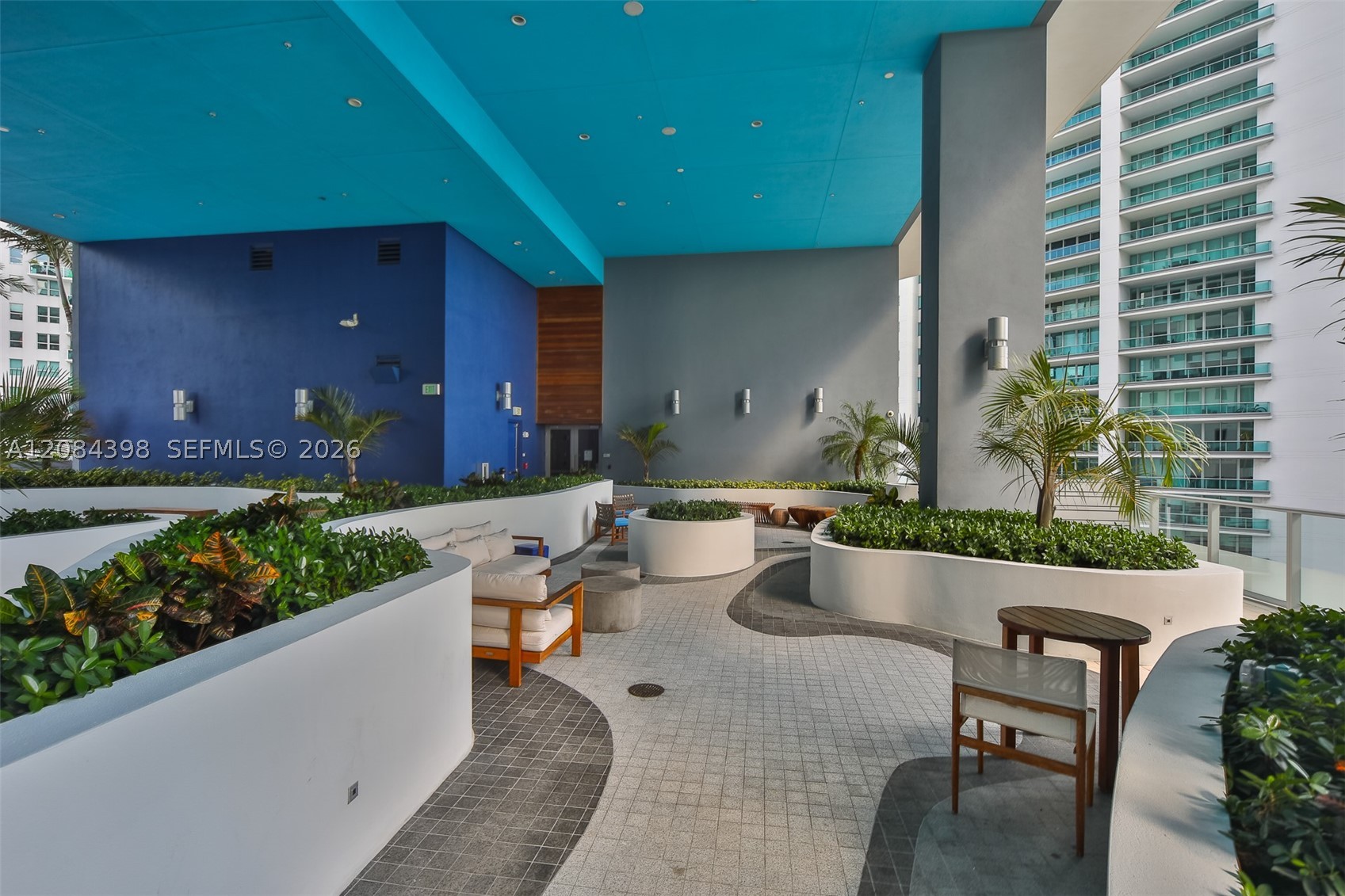1300 Brickell Bay Dr #1206, Miami FL 33131