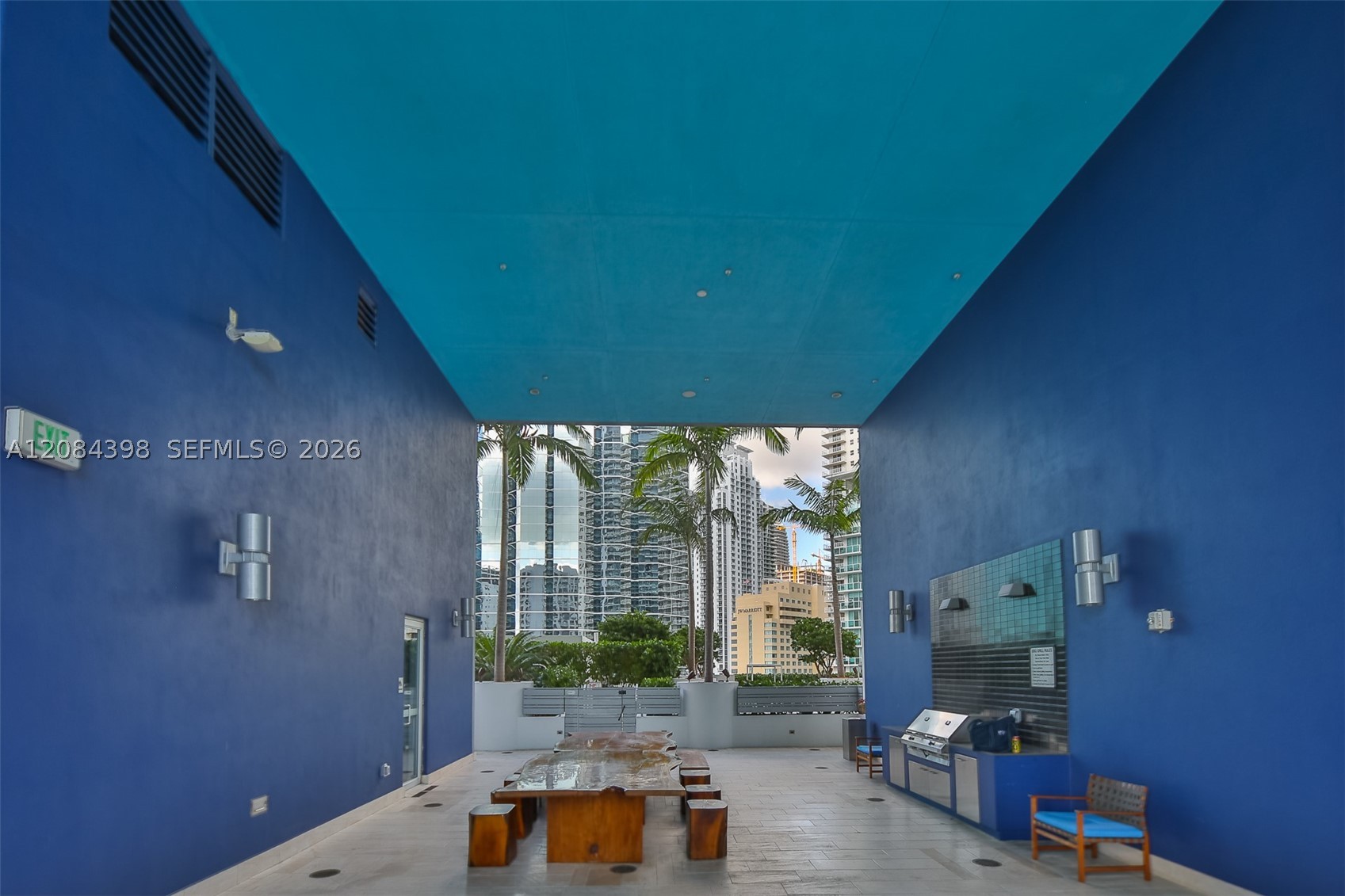 1300 Brickell Bay Dr #1206, Miami FL 33131