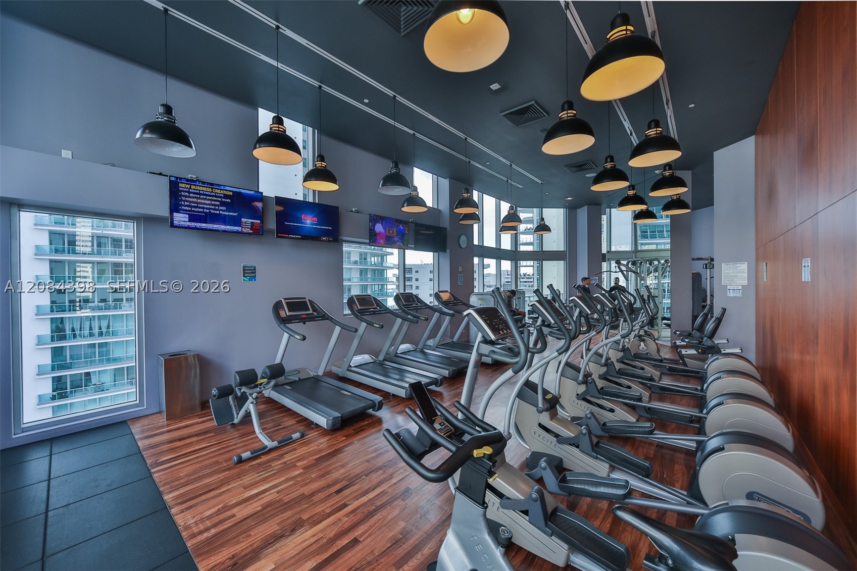 1300 Brickell Bay Dr #1206, Miami FL 33131