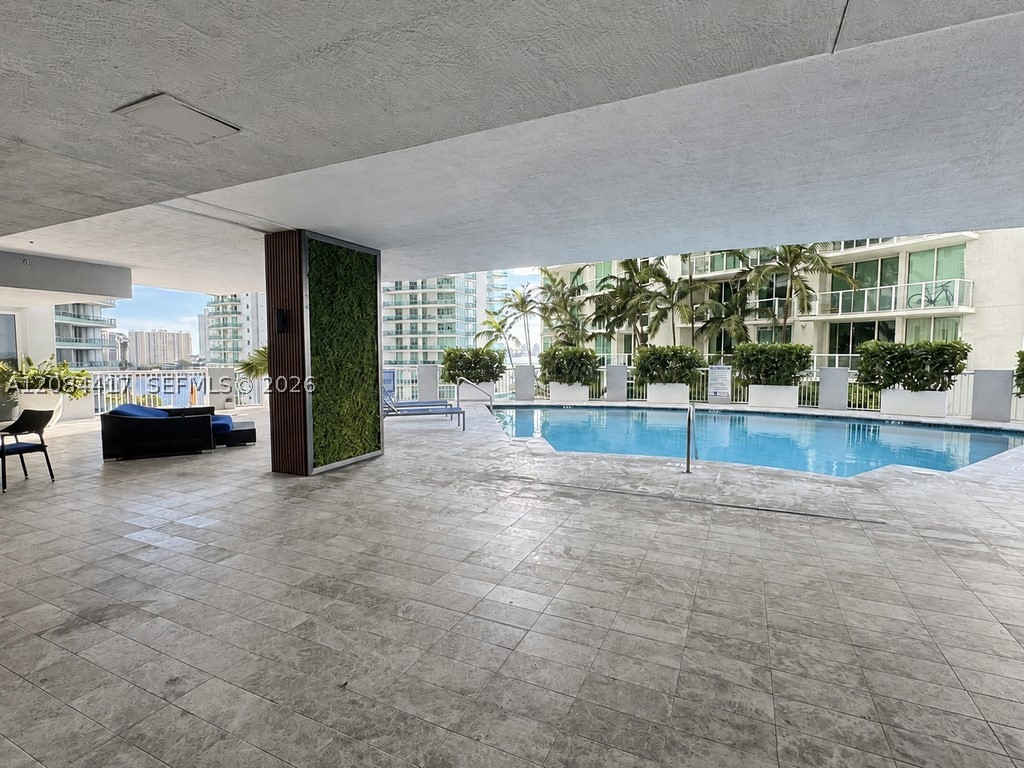 170 SE 14th St #2007, Miami FL 33131