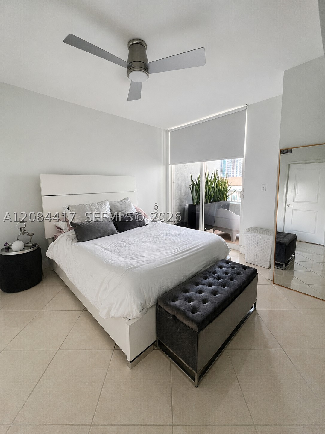 170 SE 14th St #2007, Miami FL 33131