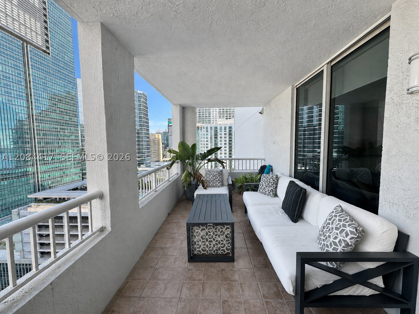 170 SE 14th St #2007, Miami FL 33131