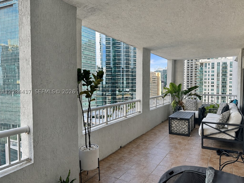 170 SE 14th St #2007, Miami FL 33131