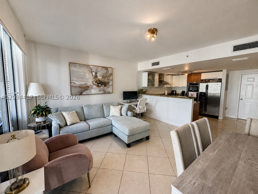 170 SE 14th St #2007, Miami FL 33131