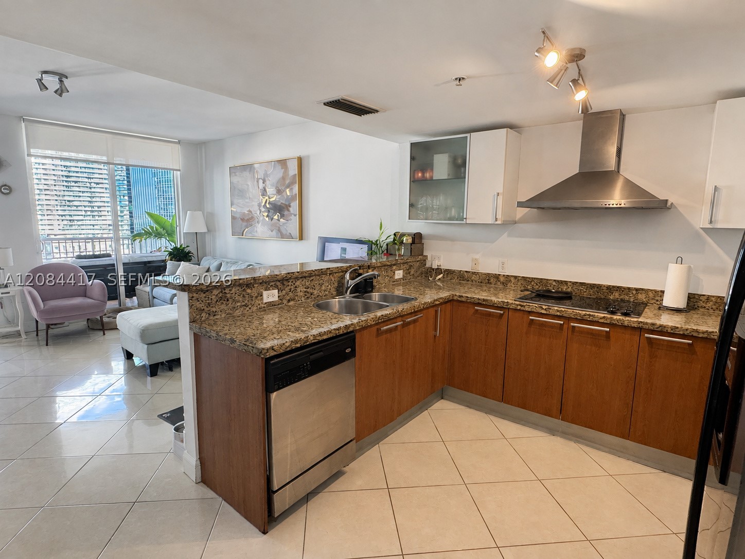 170 SE 14th St #2007, Miami FL 33131