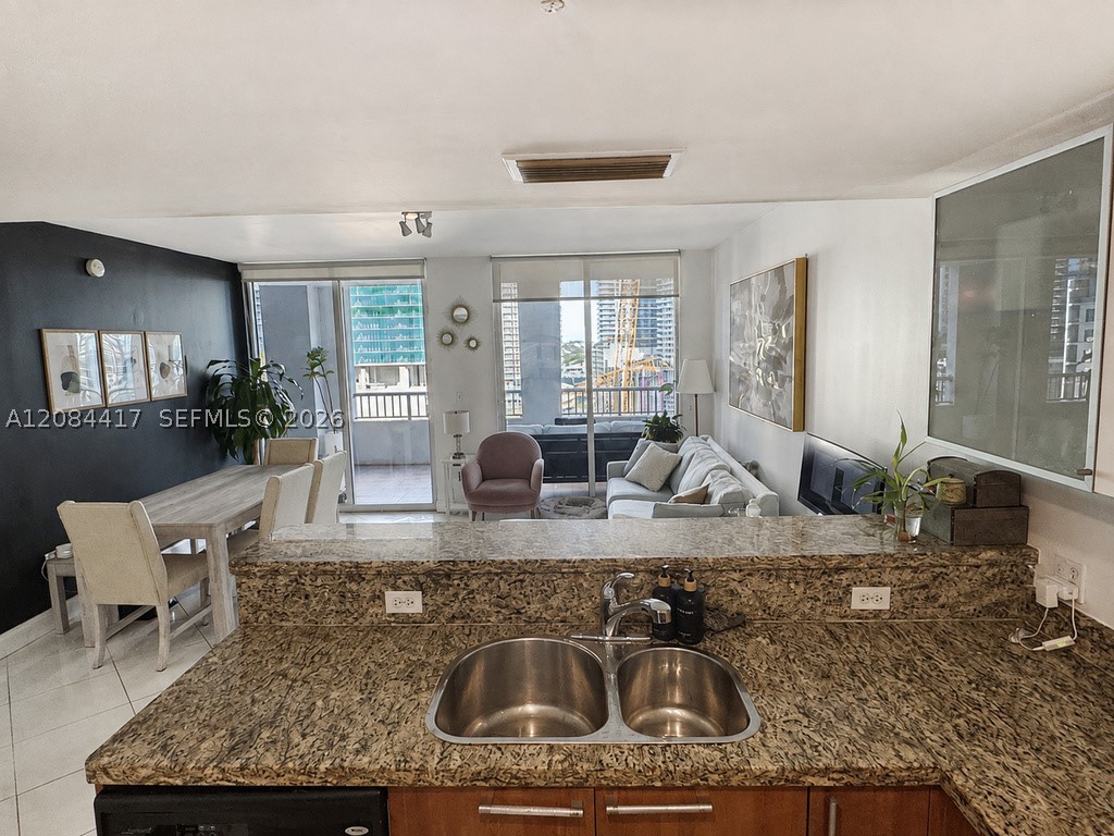 170 SE 14th St #2007, Miami FL 33131