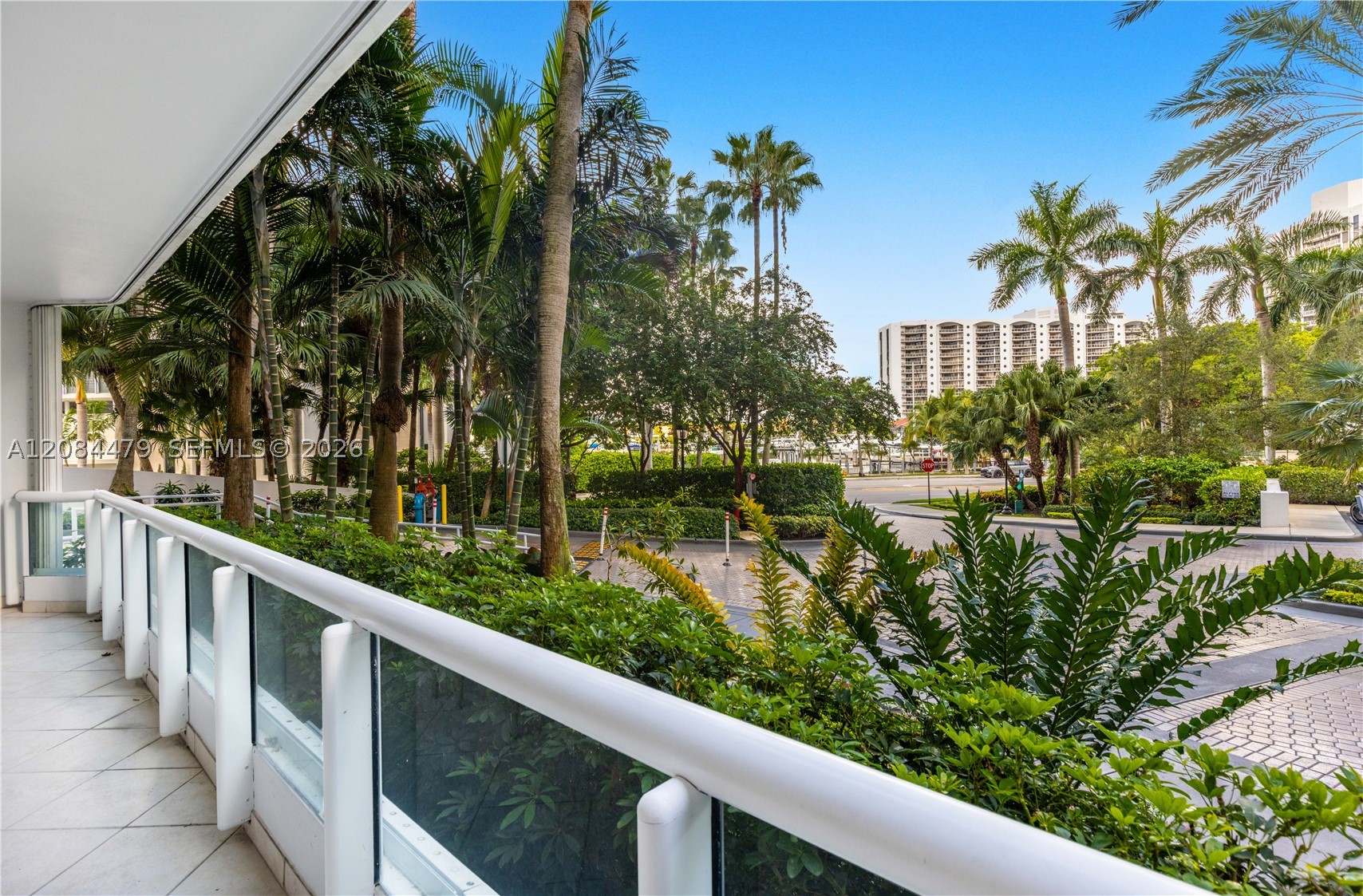 21055 Yacht Club Dr #207, Aventura FL 33180
