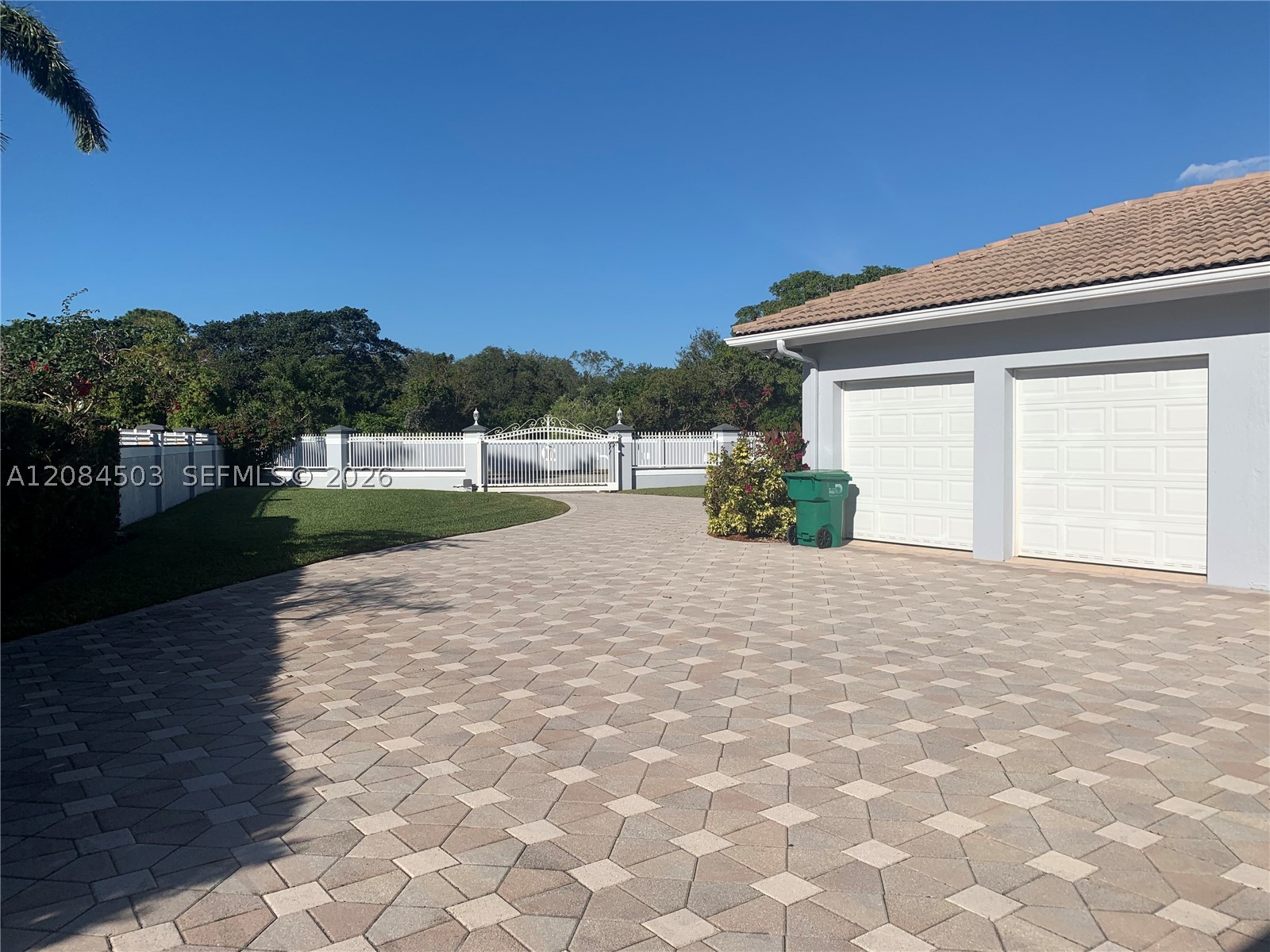 7625 SW 75th Ave, Miami FL 33143
