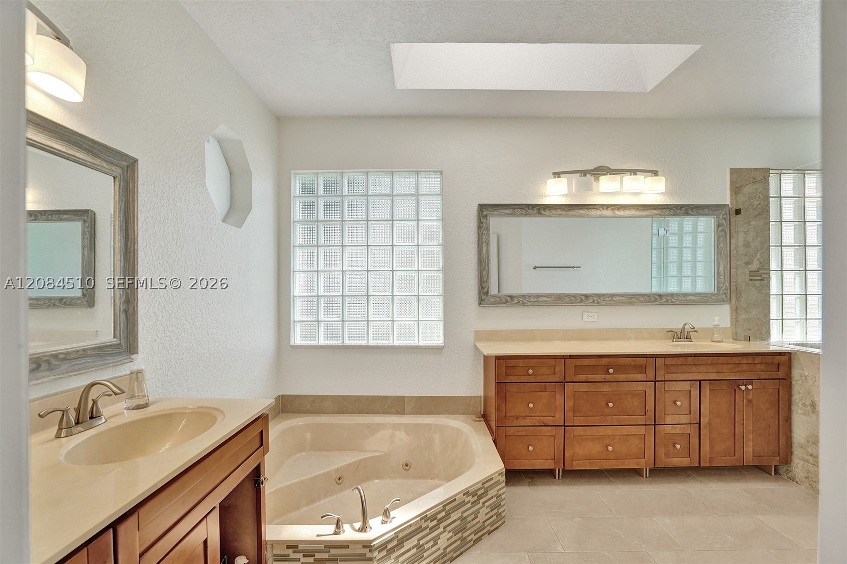 10261 SW 13th St #0, Pembroke Pines FL 33025