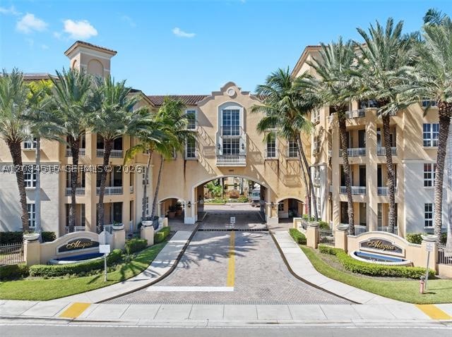 3001 NE 185th St #615, Aventura FL 33180