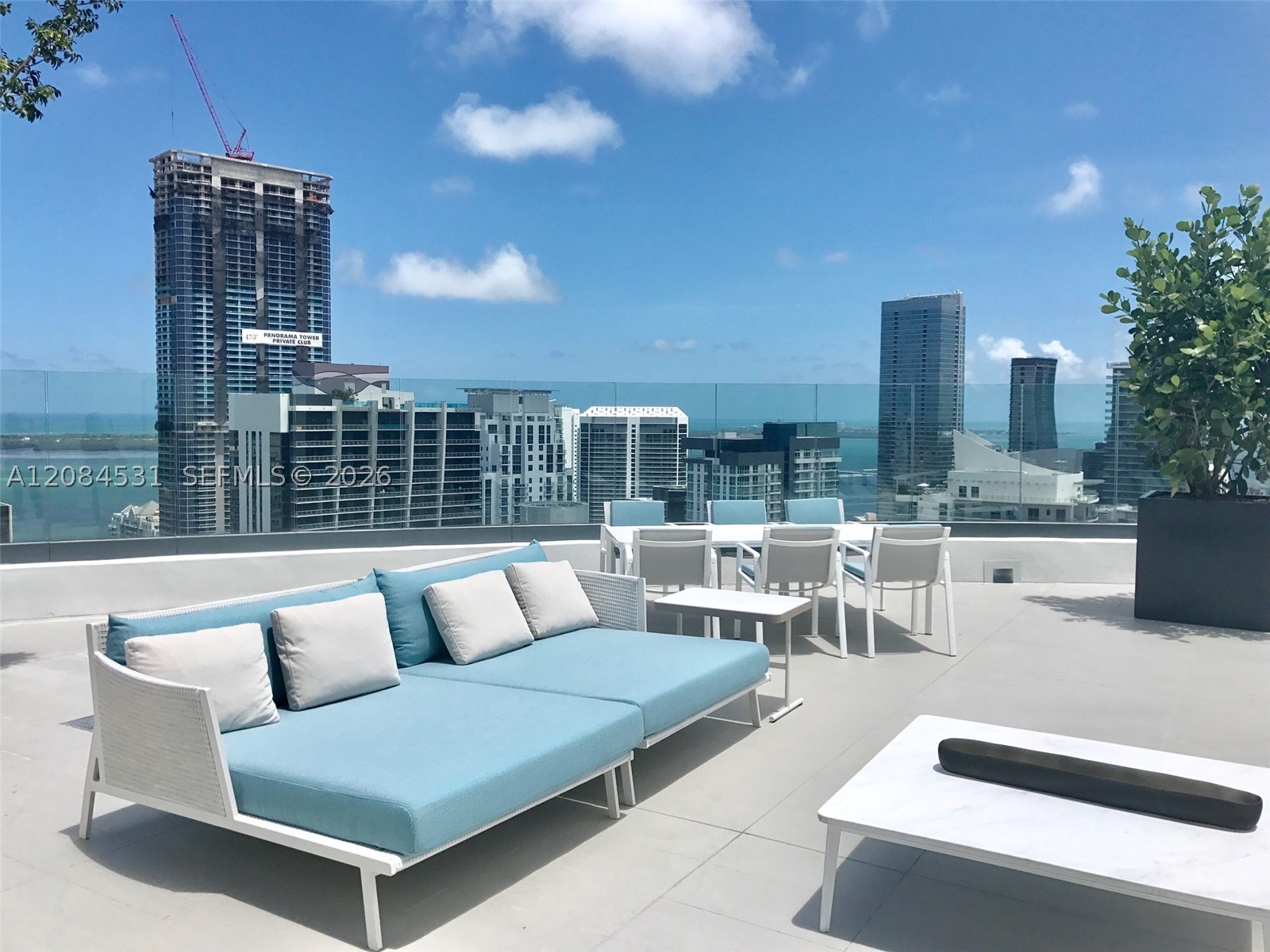 55 SW 9th St #2807, Miami FL 33130