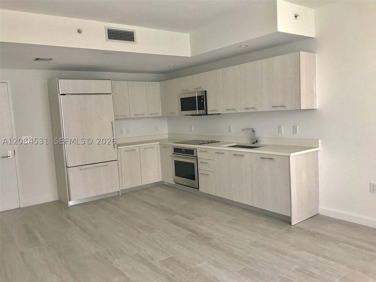 55 SW 9th St #2807, Miami FL 33130