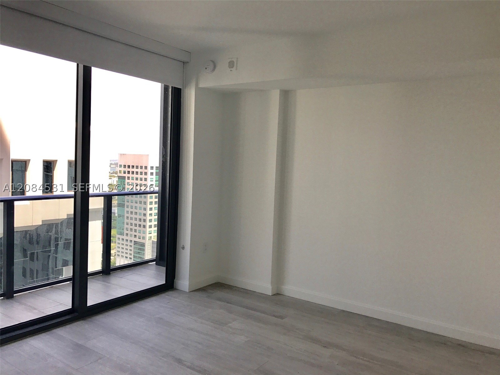 55 SW 9th St #2807, Miami FL 33130