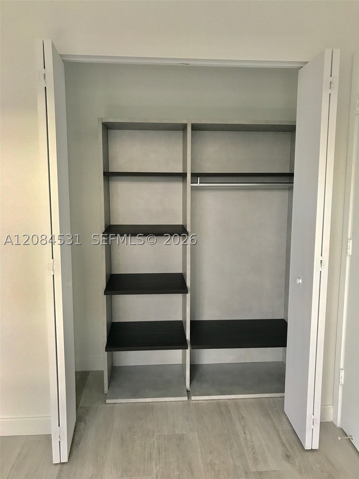 55 SW 9th St #2807, Miami FL 33130