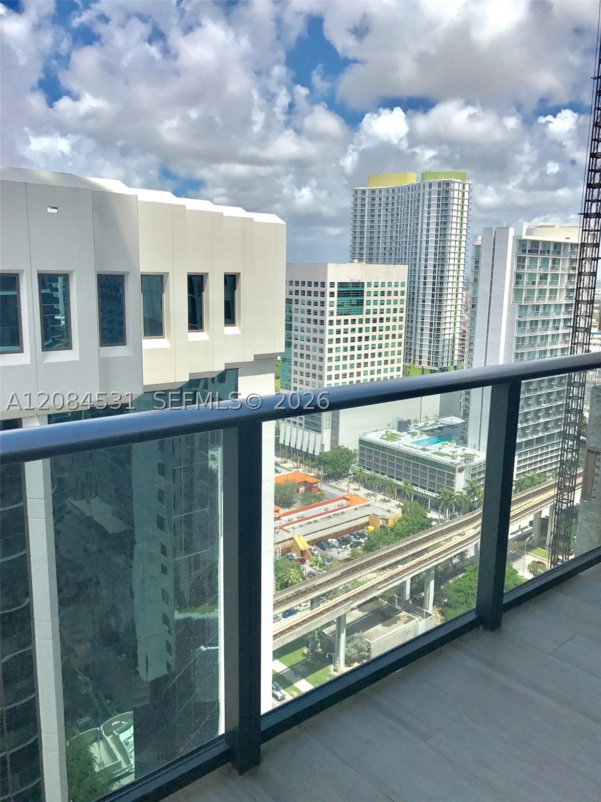 55 SW 9th St #2807, Miami FL 33130
