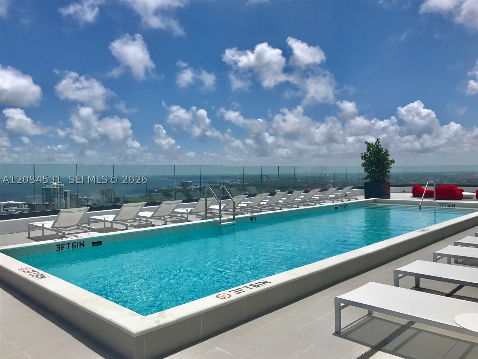 55 SW 9th St #2807, Miami FL 33130