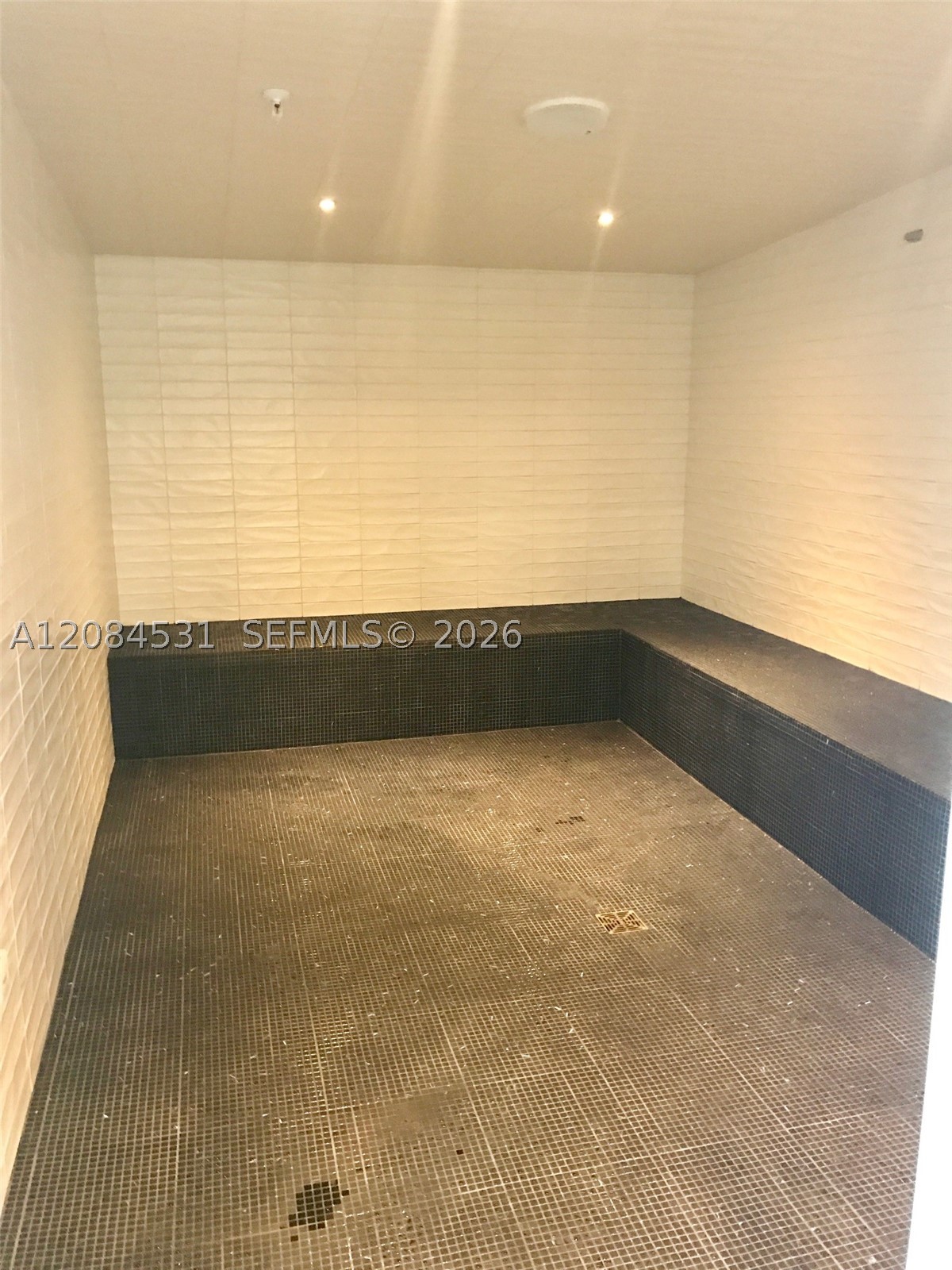 55 SW 9th St #2807, Miami FL 33130
