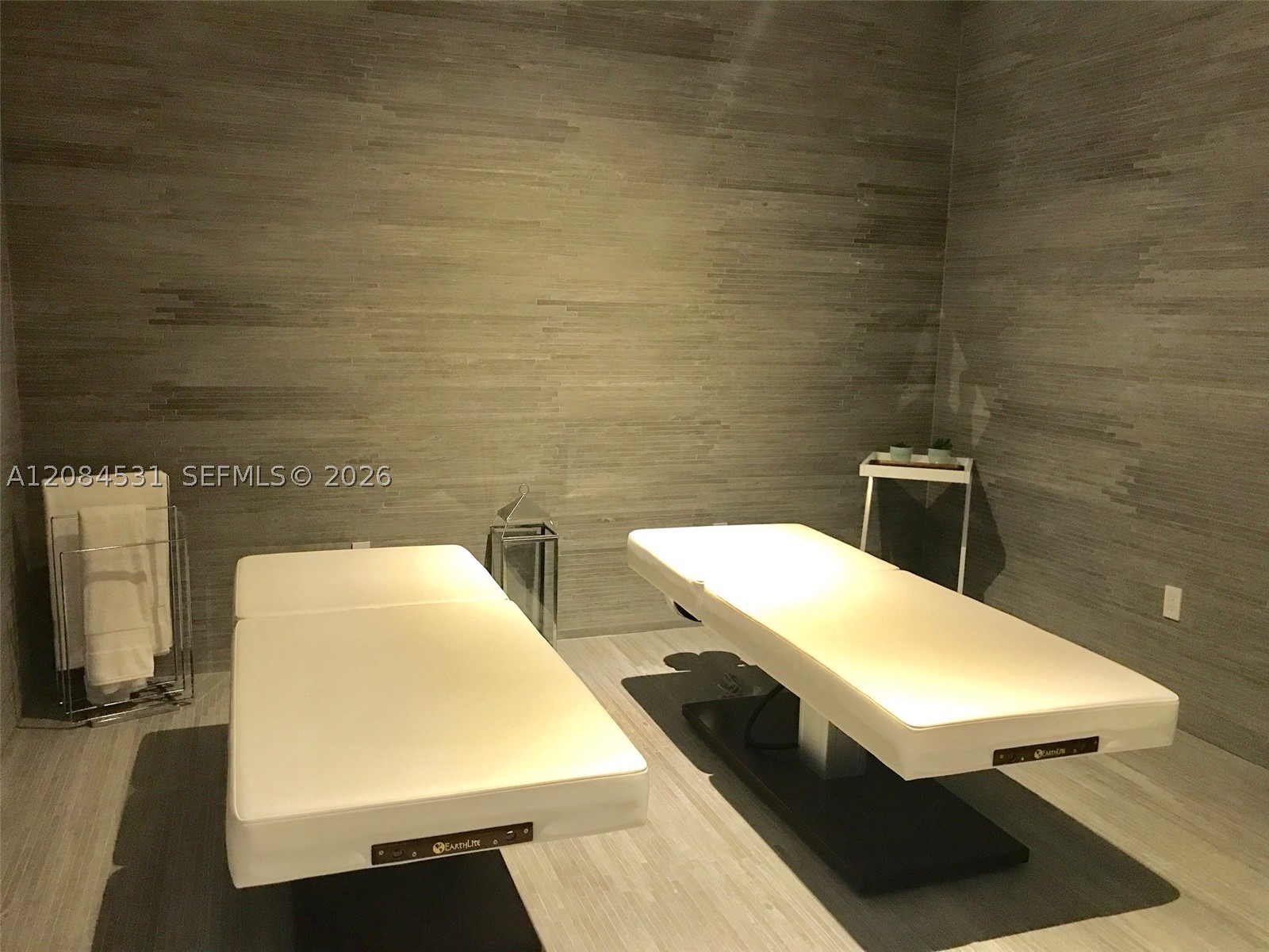 55 SW 9th St #2807, Miami FL 33130